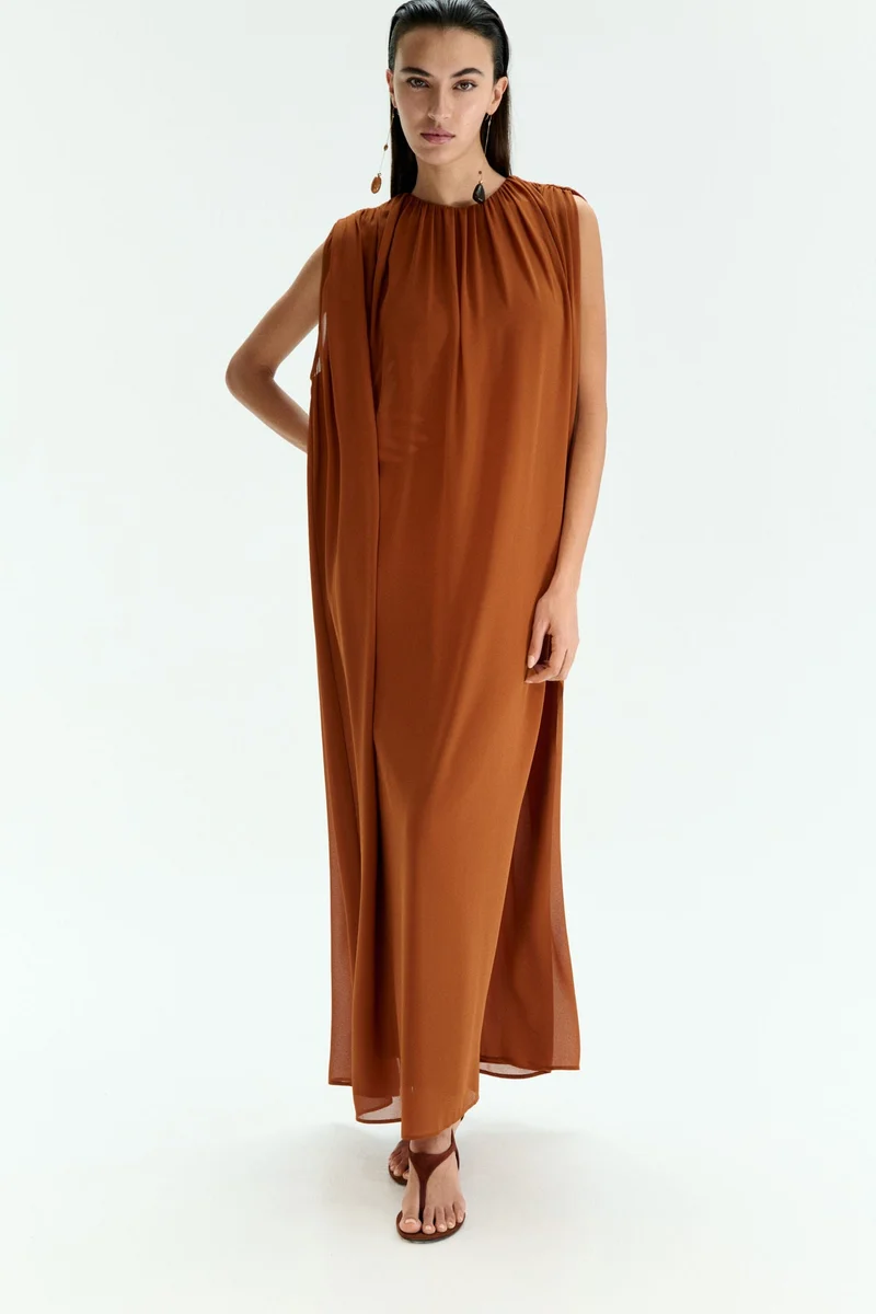 اتش اند ام فستان شيفون بدون أكمام